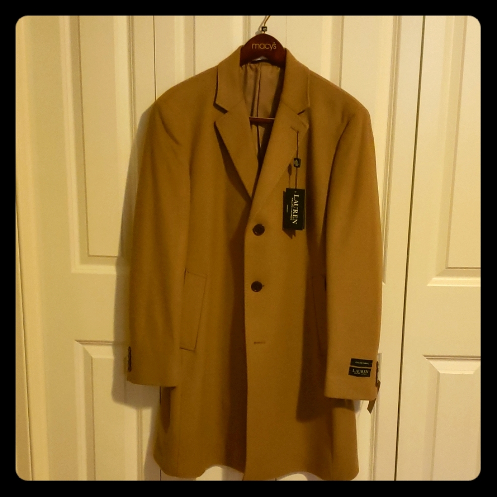 Overcoat, camel.